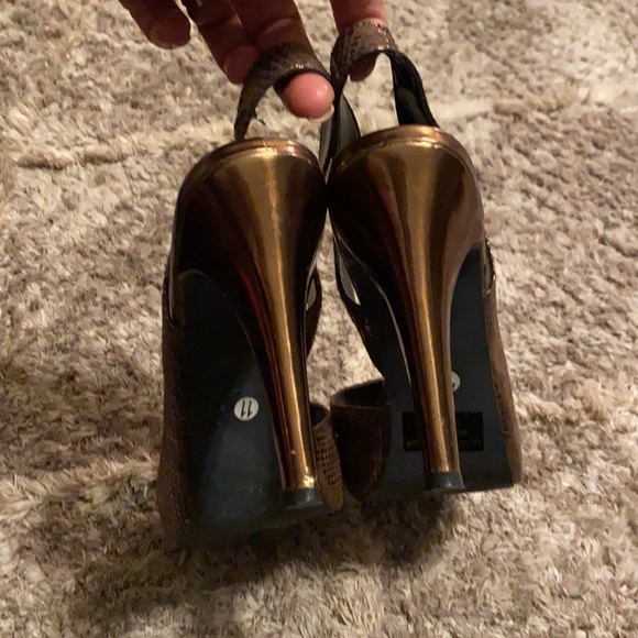 Women’s Heels. - Picture 3 of 10